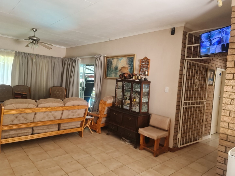 4 Bedroom Property for Sale in Safari Gardens North West